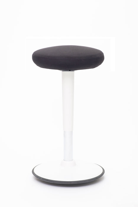 Stoo® Round aktiivituoli - Korkea 57 - 86 cm, valkoinen/musta